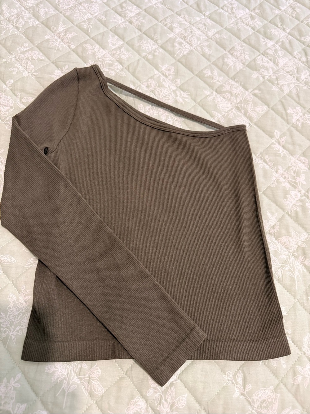 One-Shoulder Ribbed Long Sleeve Top in Olive Green